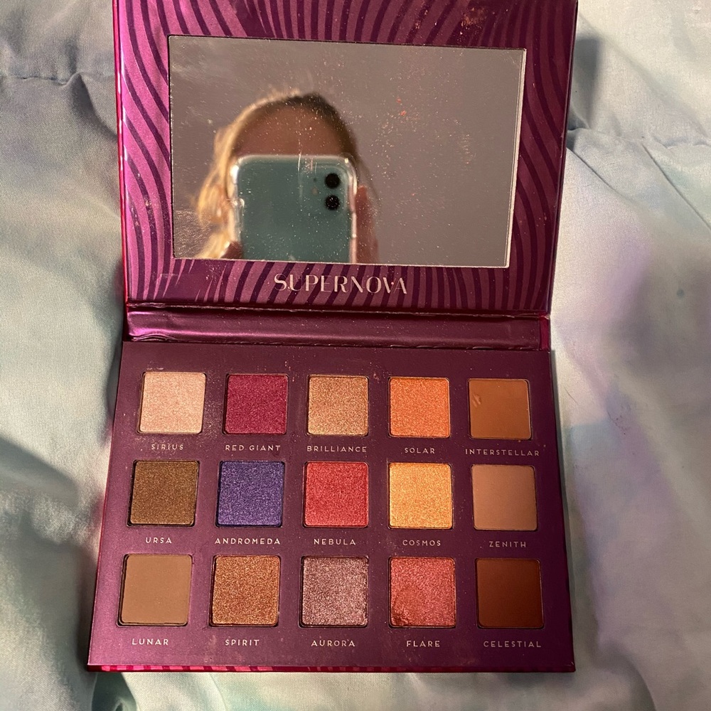 Eyeshadow palette